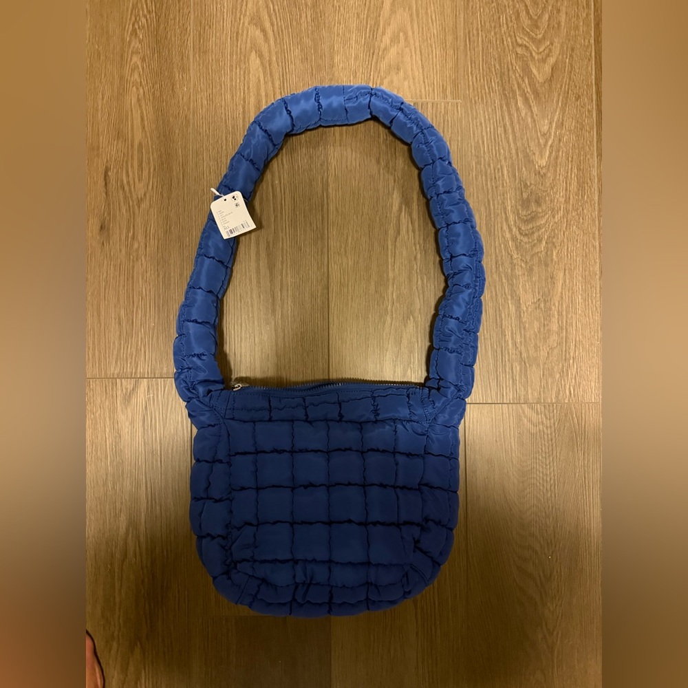 NWT Free People Quilted Mini Carryall Sling Athletic Blue - Picture 5 of 5